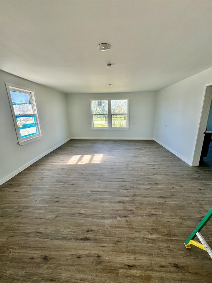 3302 Woodcrest Ave - Photo 5 of 11