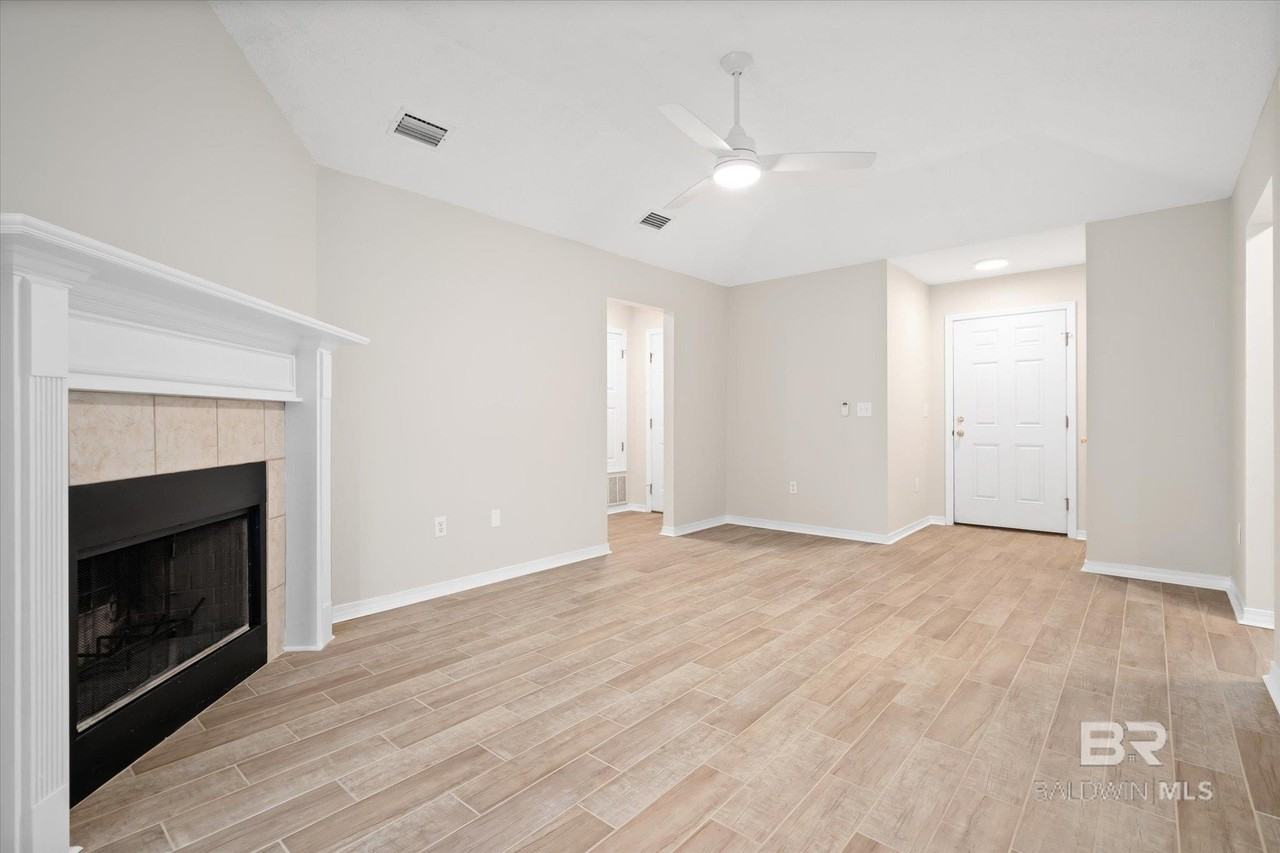 8218 Edgewood Dr - Photo 2 of 21