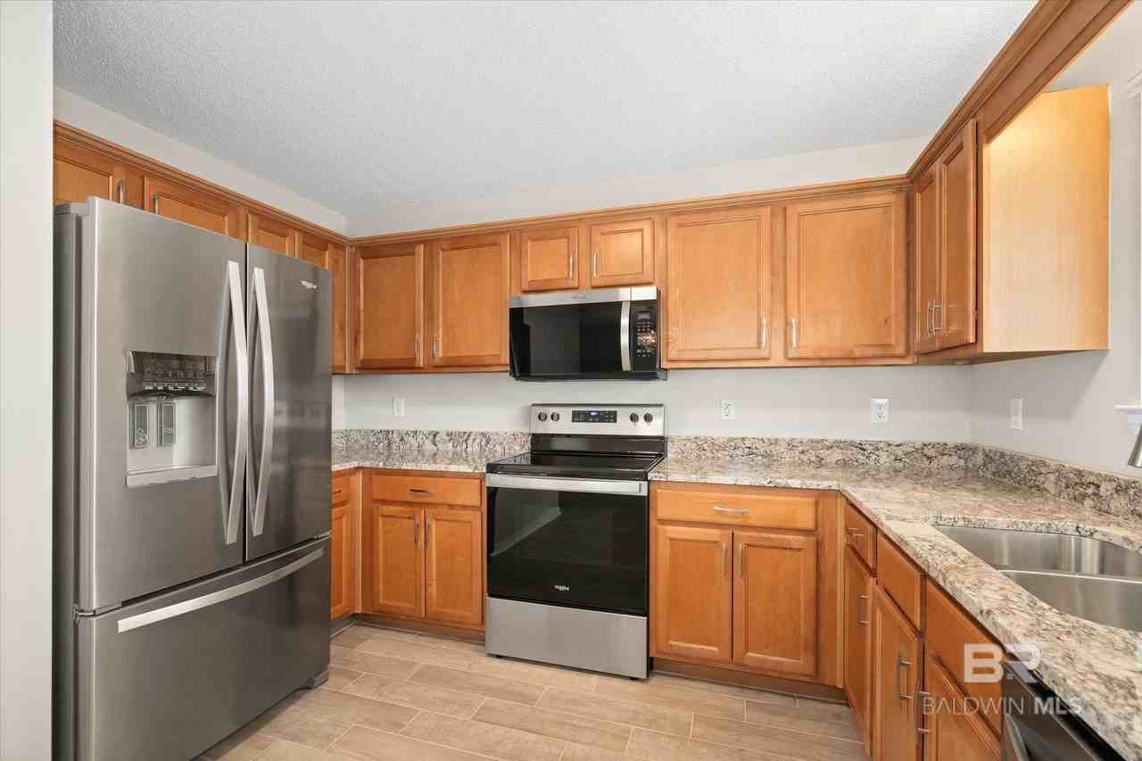 8218 Edgewood Dr - Photo 6 of 21