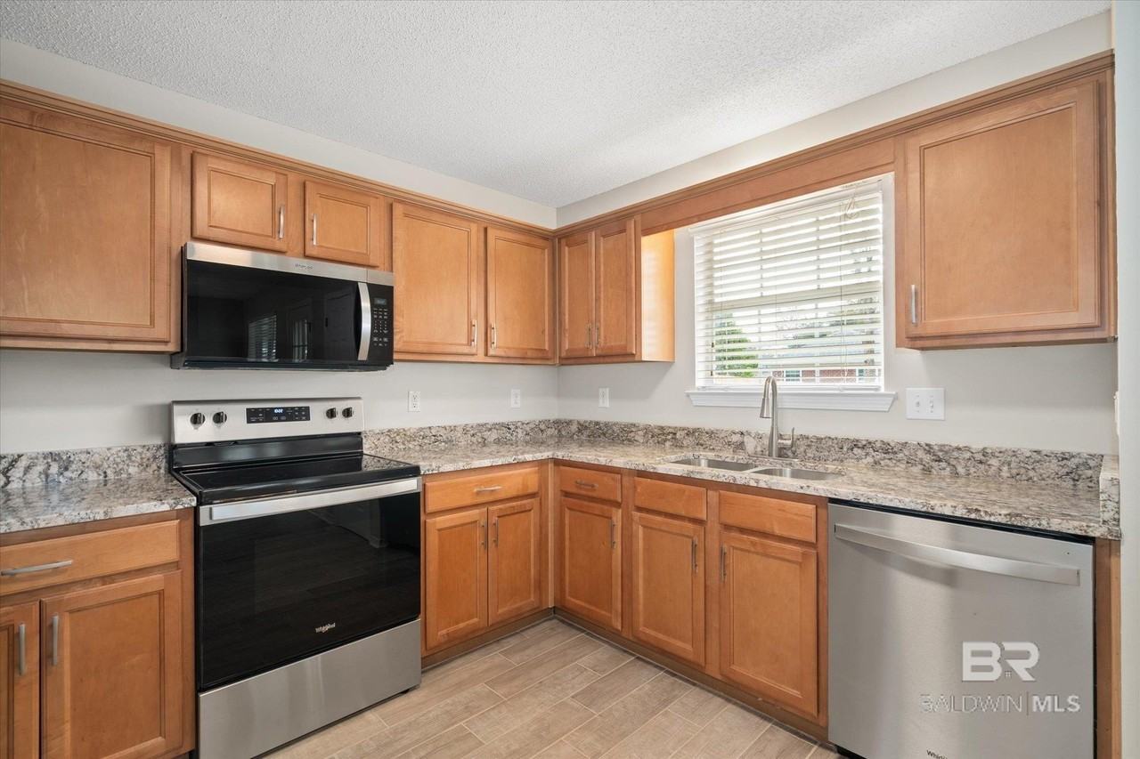 8218 Edgewood Dr - Photo 7 of 21