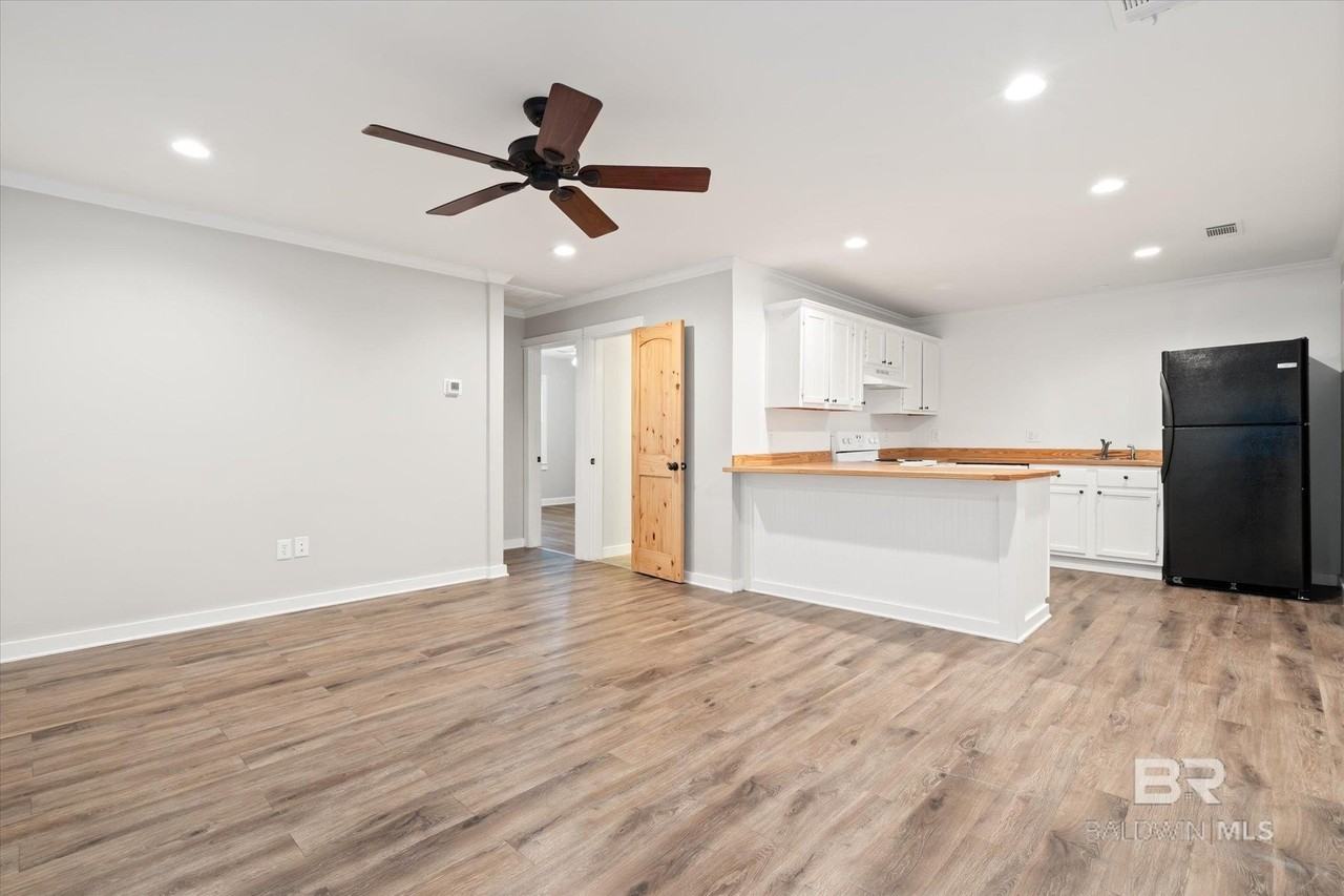 517 Horton Ln - Photo 5 of 20