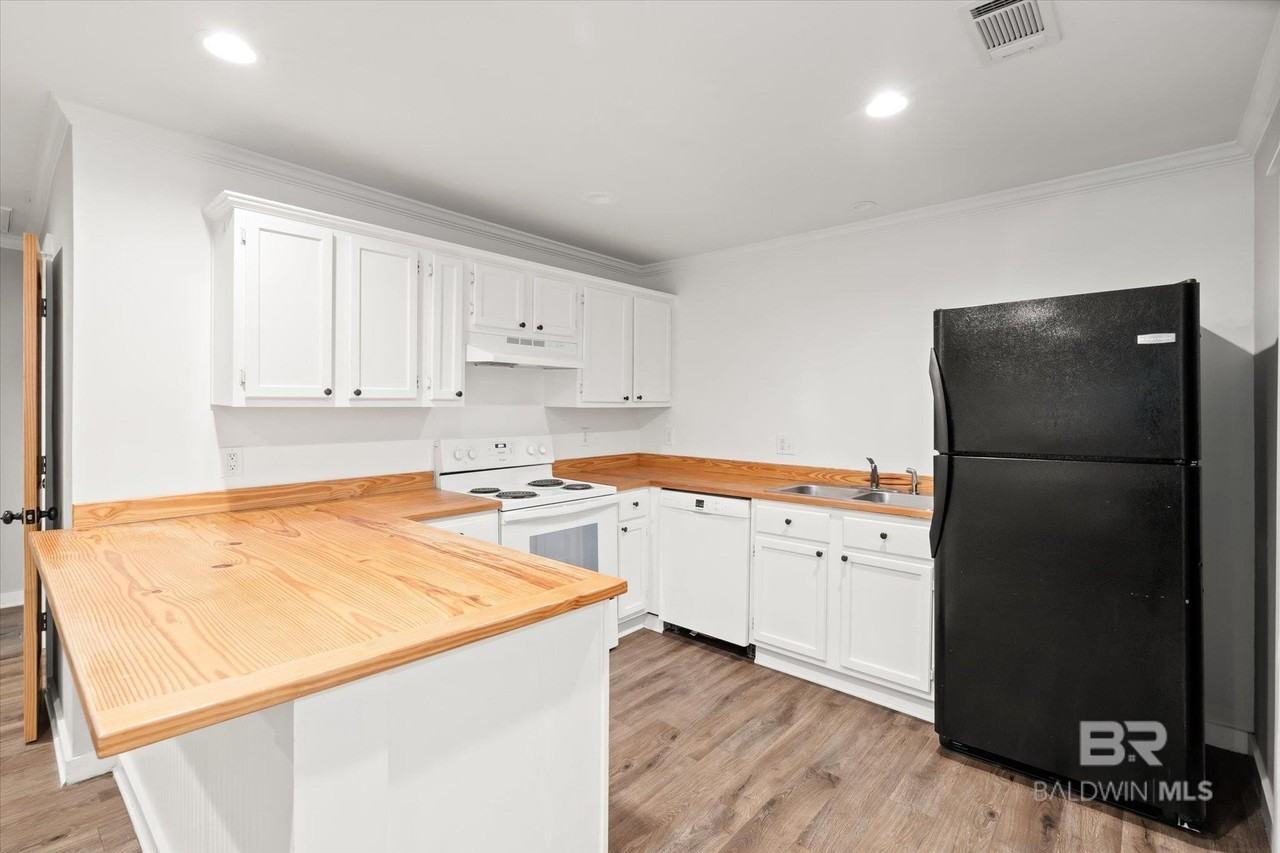 517 Horton Ln - Photo 6 of 20