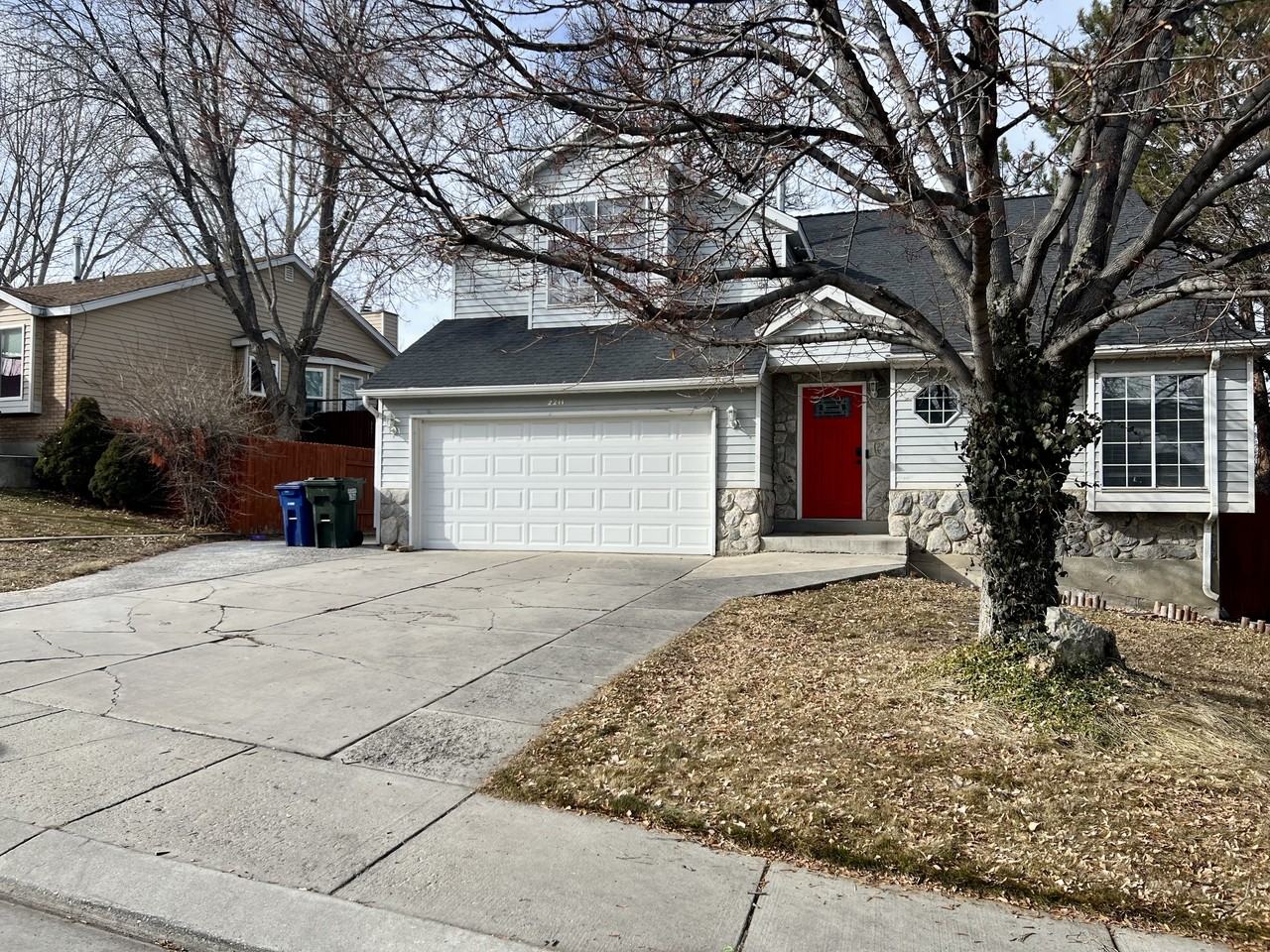 2211 Sierra Dr - Photo 2 of 50