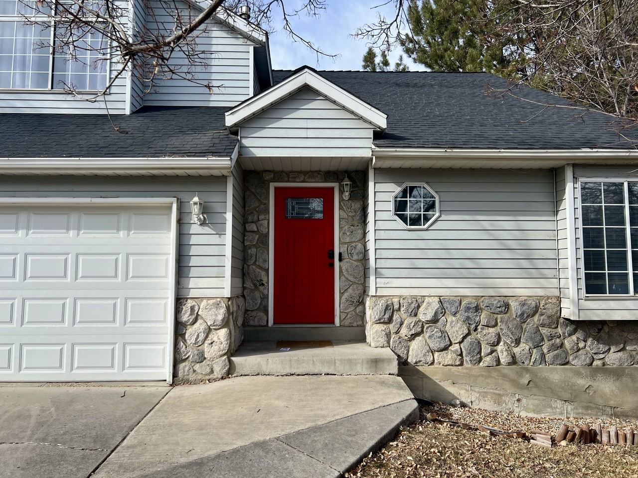 2211 Sierra Dr - Photo 3 of 50