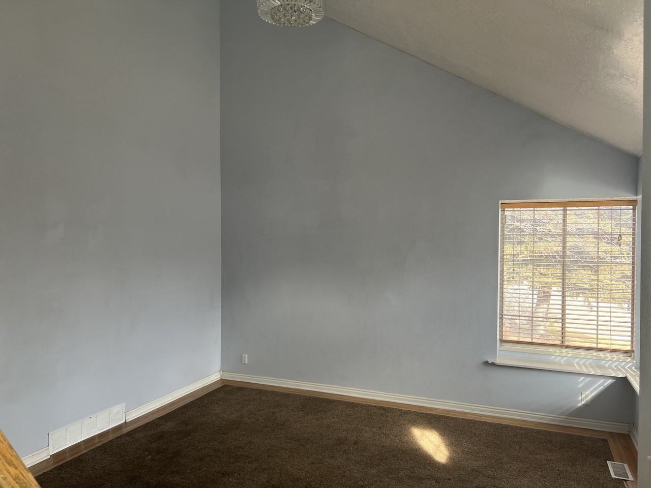 2211 Sierra Dr - Photo 4 of 50