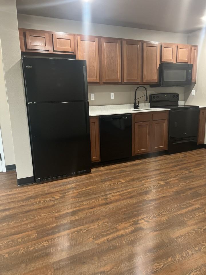 Silverthorne Apartments - Photo 2 of 17