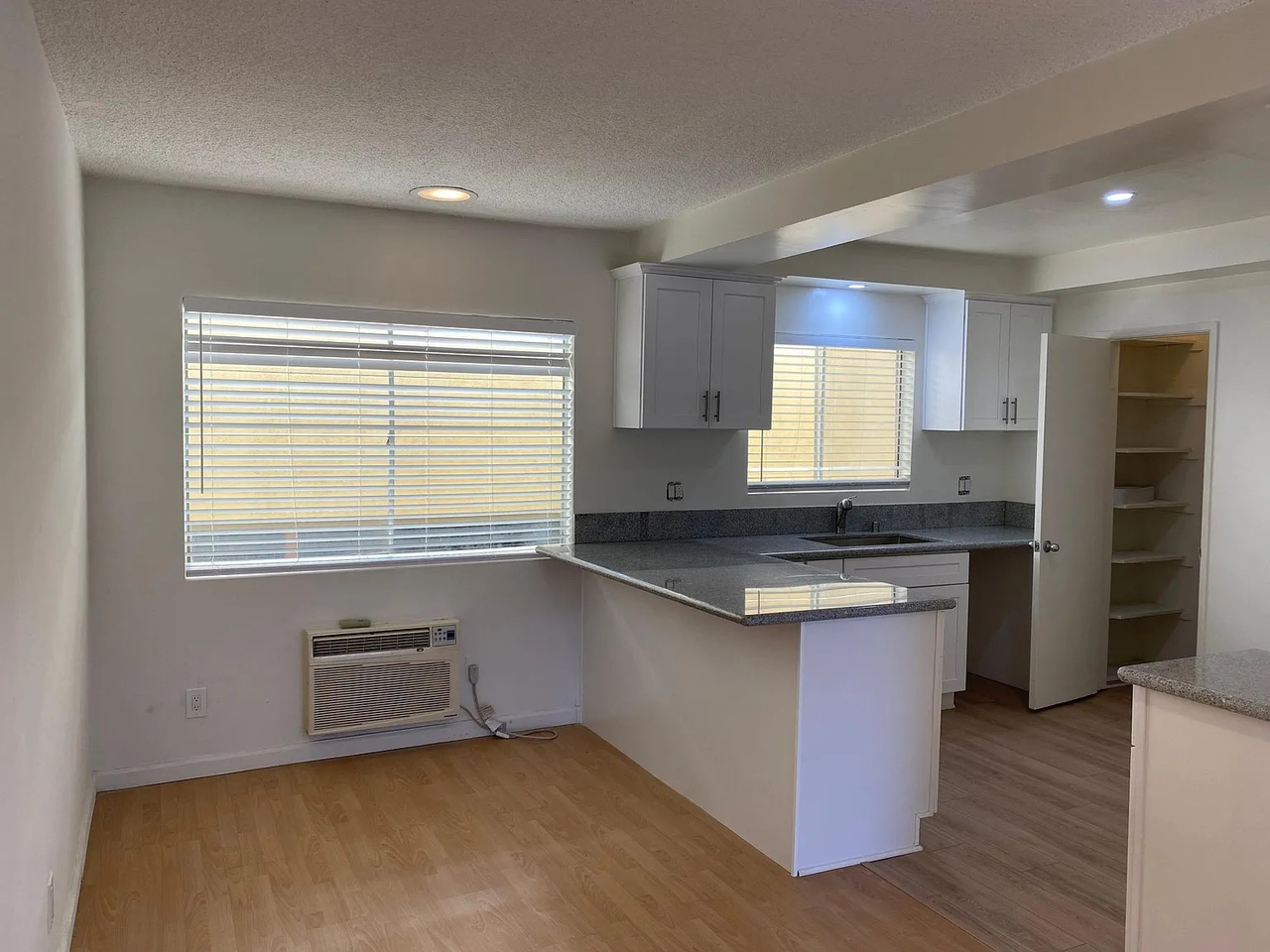 Palm Ave 524 - Photo 7 of 13