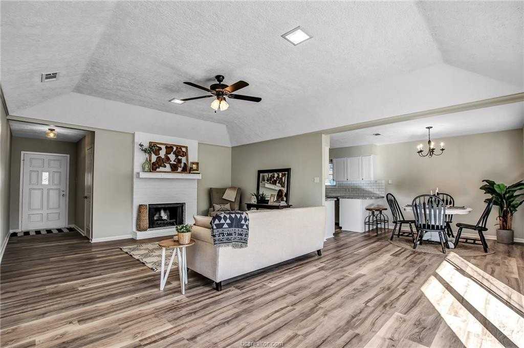 1203 Charles Ct - Photo 7 of 23