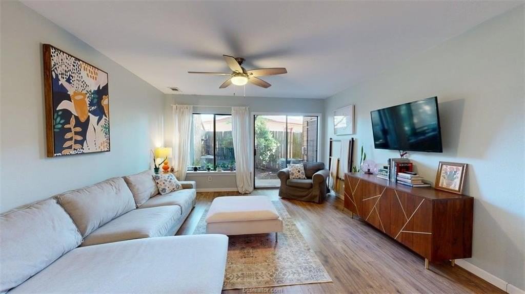 4345 Carter Creek Pkwy #5 - Photo 5 of 31