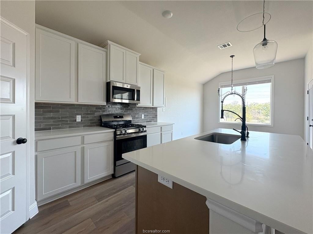 5930 Eldora Dr - Photo 4 of 16