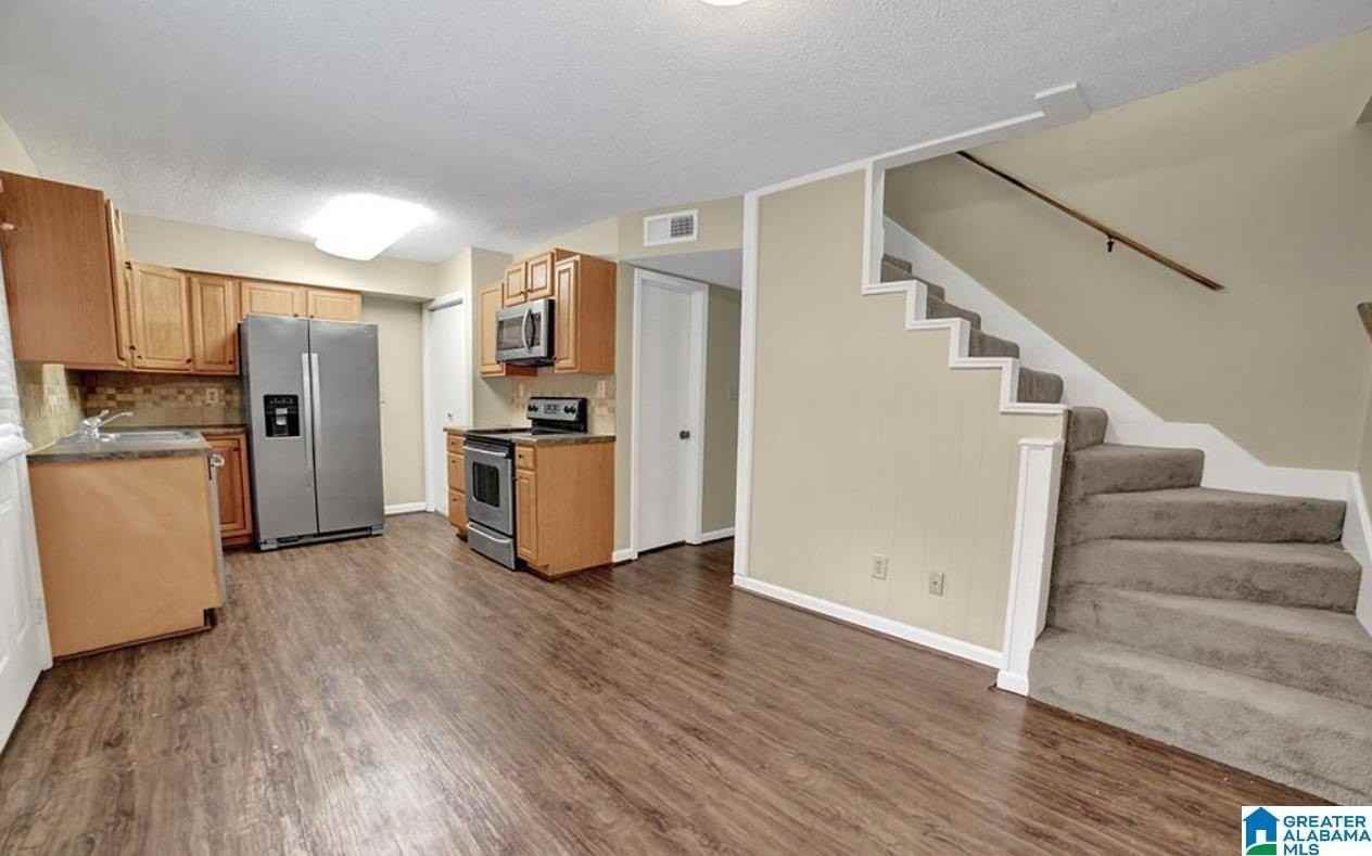 1506 Al Seier Rd - Photo 5 of 18