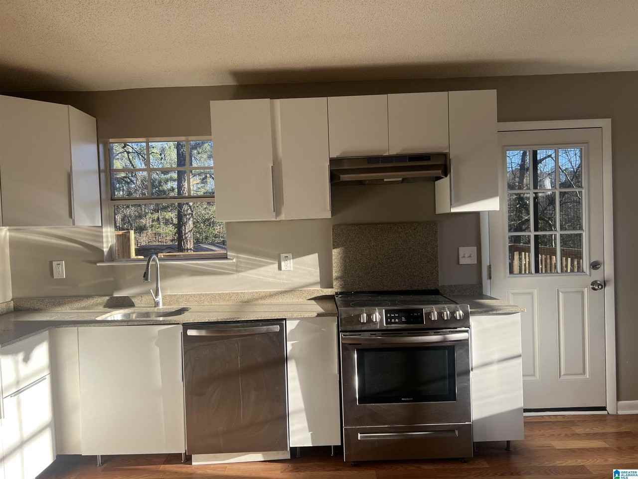 5263 Cornell Dr - Photo 6 of 26