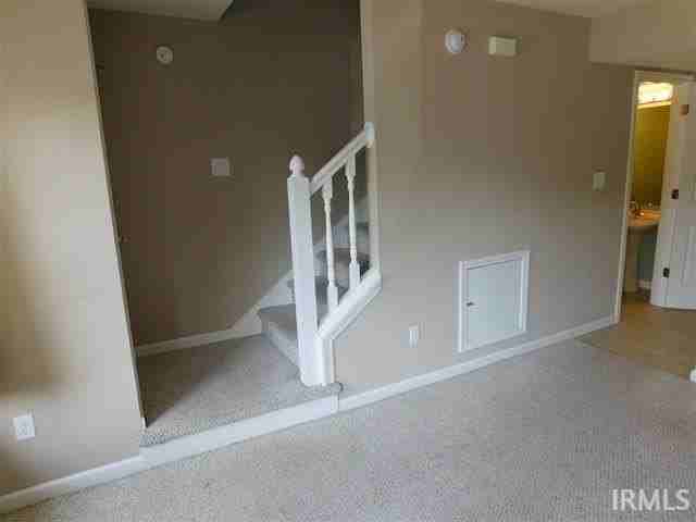 3432 S Oaklawn Cir - Photo 3 of 13