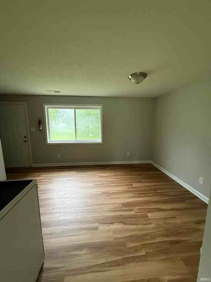 1014 N Orris Dr - Photo 3 of 19