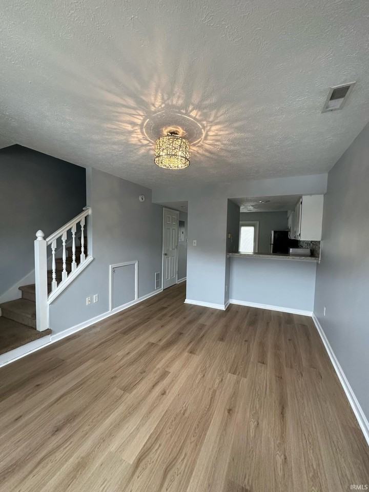 648 E Sherwood Hills Dr - Photo 2 of 13