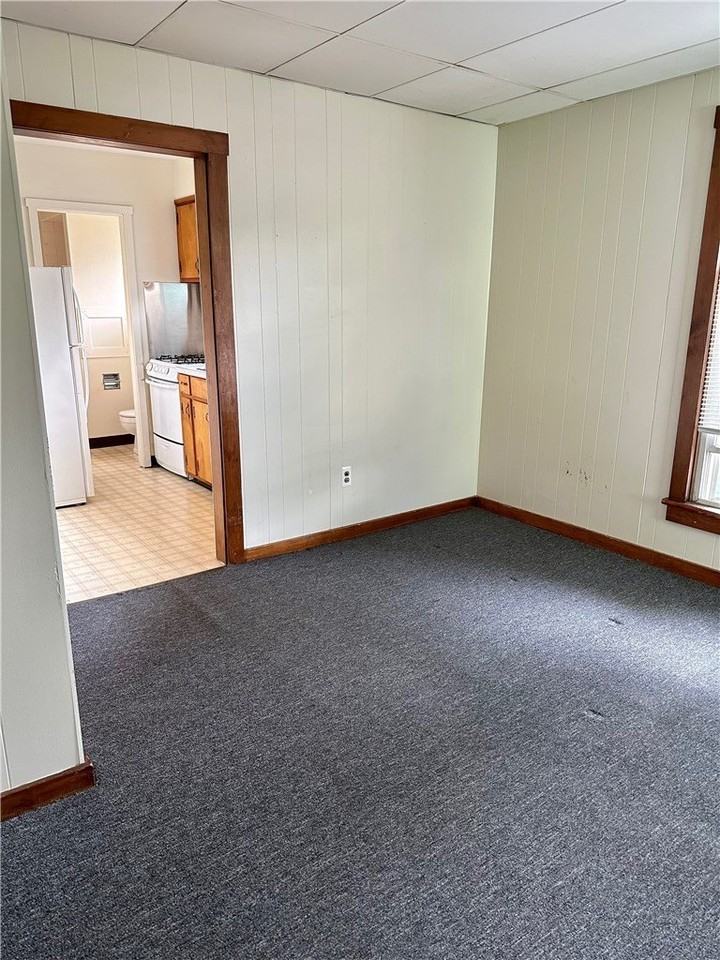 89 Chestnut St Apt 4 - Photo 6 of 15