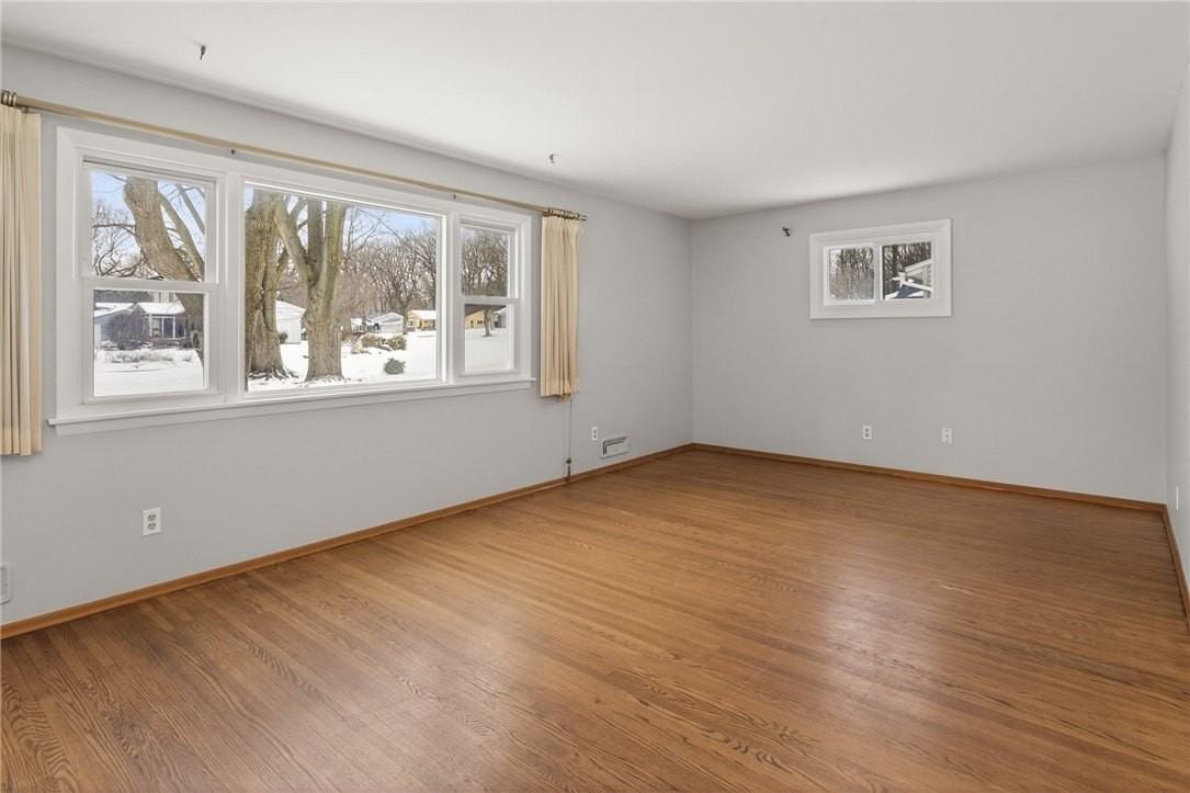 14 Kingswood Dr - Photo 5 of 34