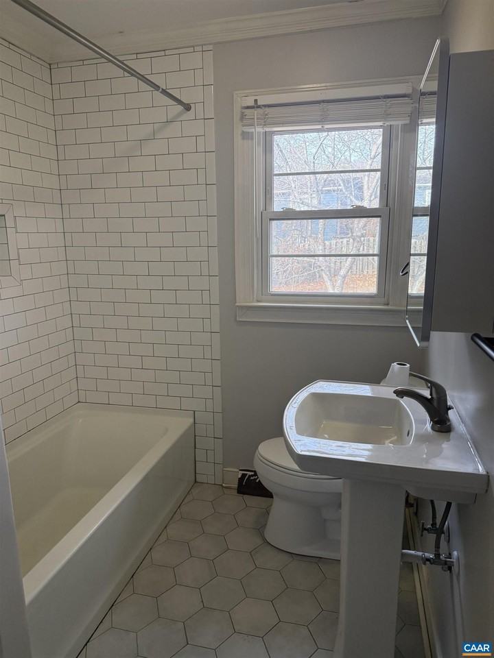 1244 Holmes Ave - Photo 5 of 15