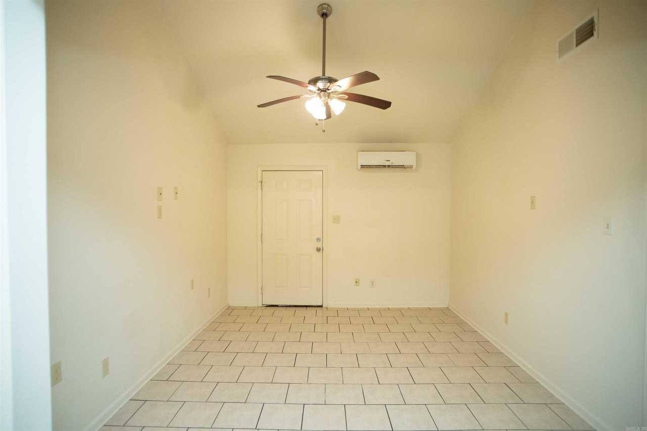 2109 Batesville Pike - Photo 2 of 13