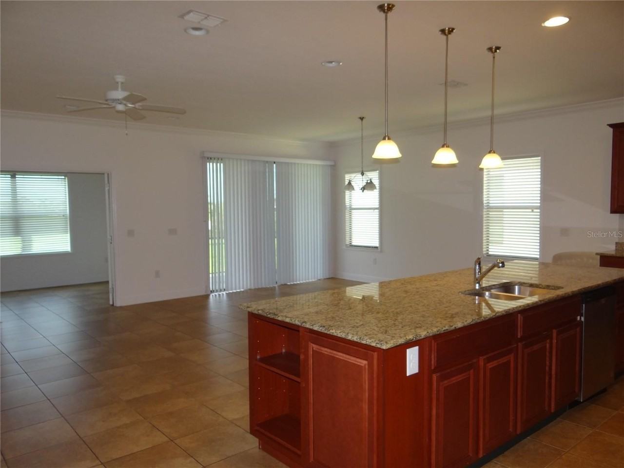 4052 River Bank Way - Photo 4 of 20