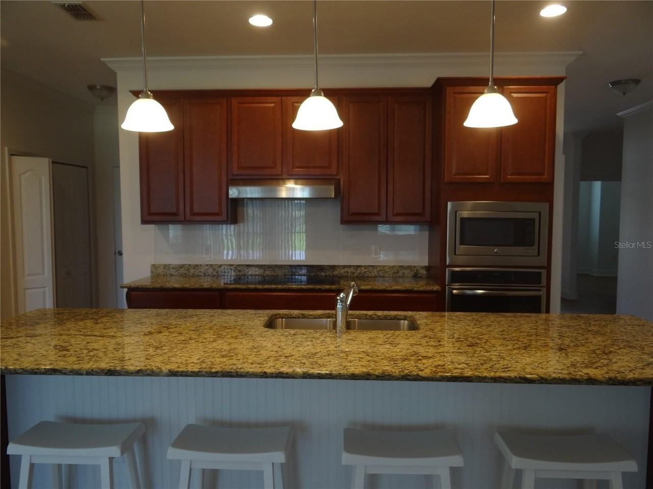 4052 River Bank Way - Photo 7 of 20