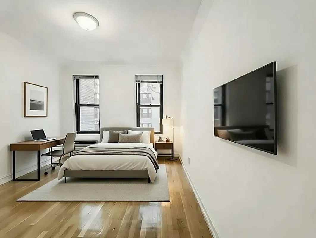 226 E 74th St #2G - Photo 2 of 4