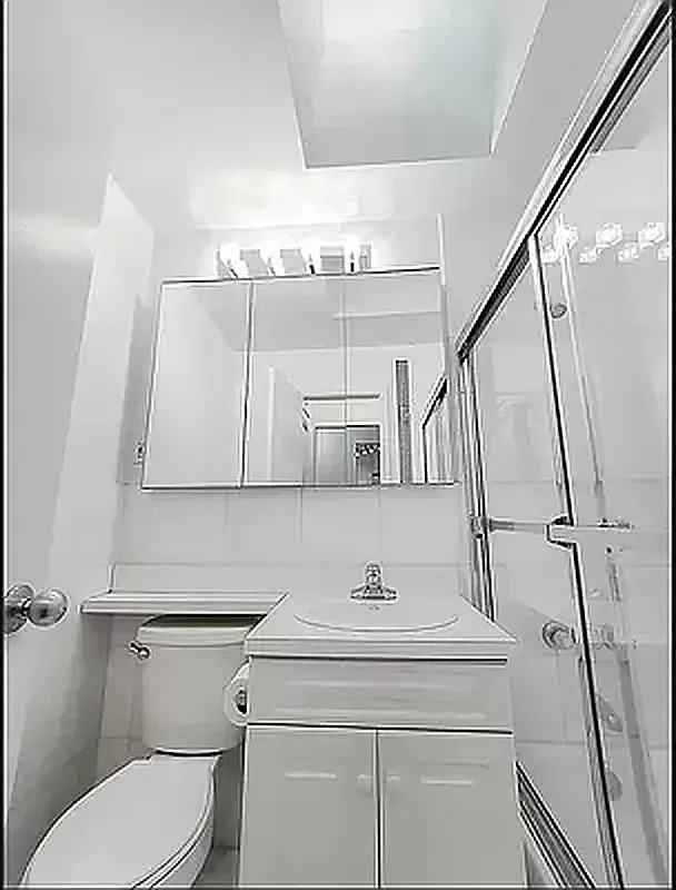 226 E 74th St #2G - Photo 4 of 4