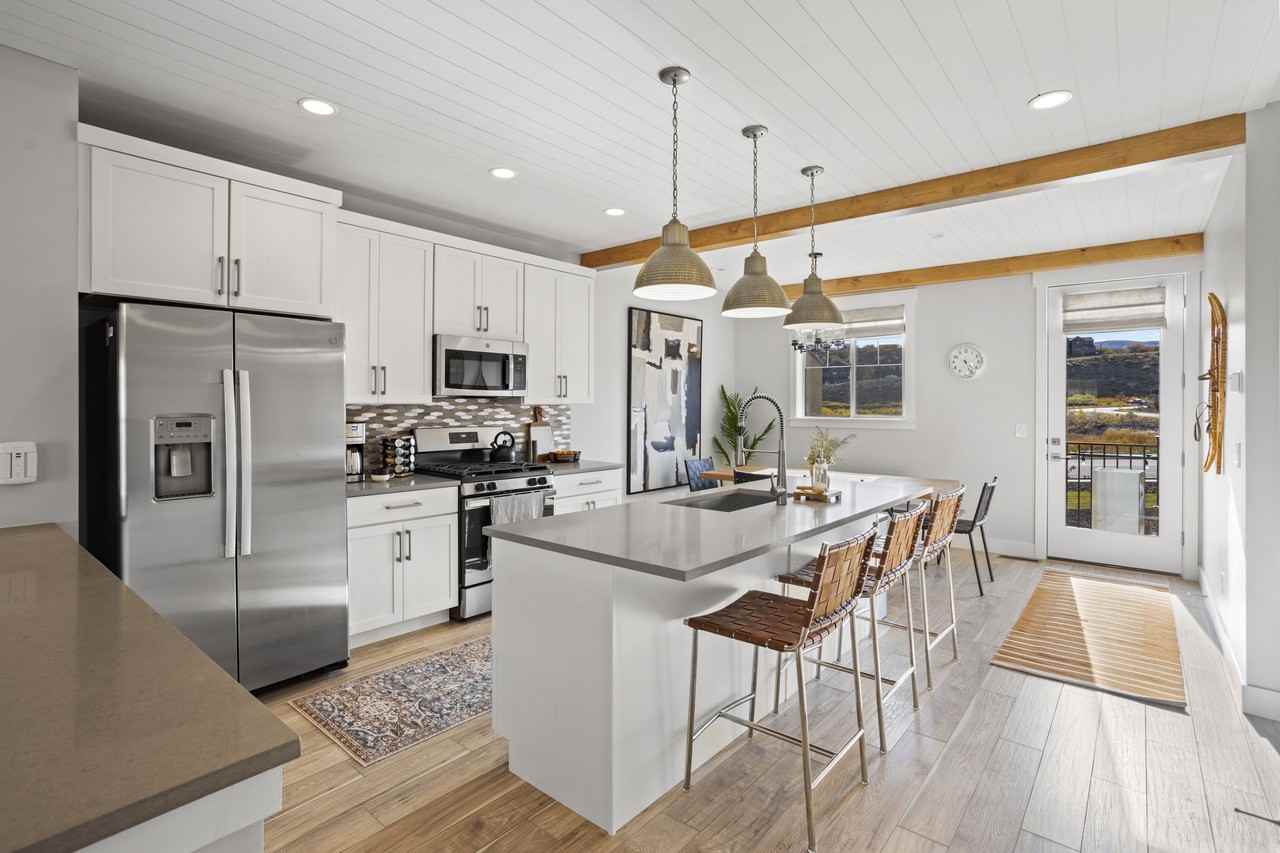 1031 W Wasatch Spring Rd #1 - Photo 3 of 42