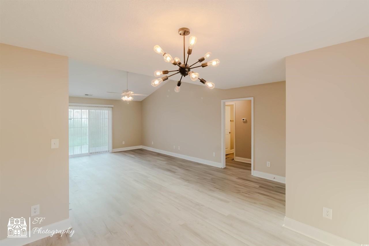 246 Macarthur Dr - Photo 6 of 28