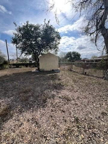 813 E Kenedy Ave - Photo 3 of 9