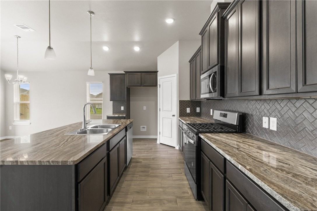 1353 Trent Park Ln - Photo 5 of 22