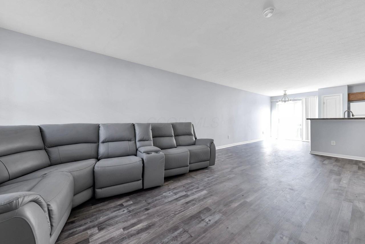 8326 Bruntsfield Rd - Photo 4 of 25