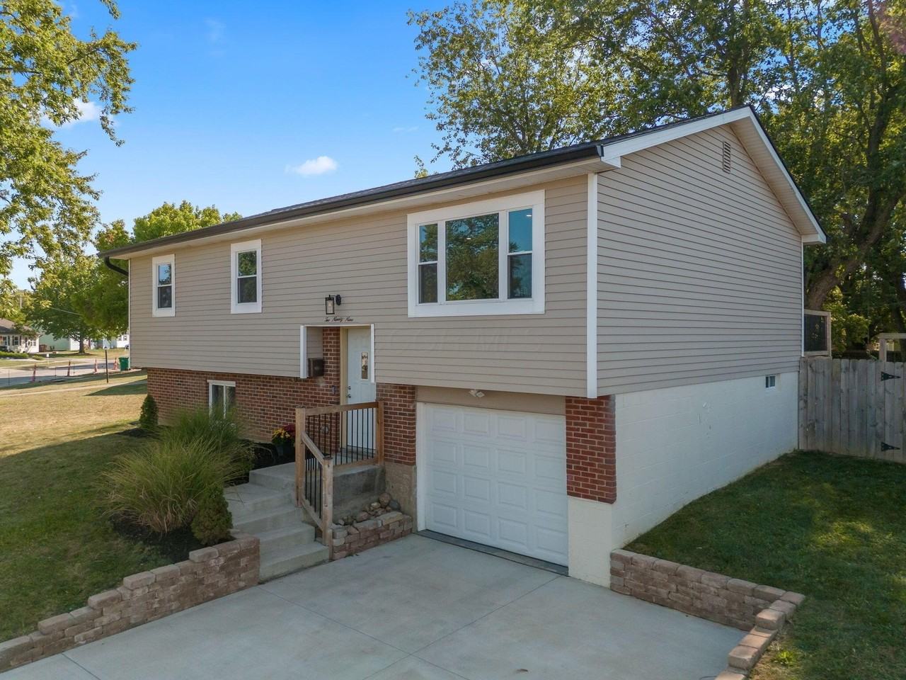 299 Lombard Rd - Photo 4 of 50