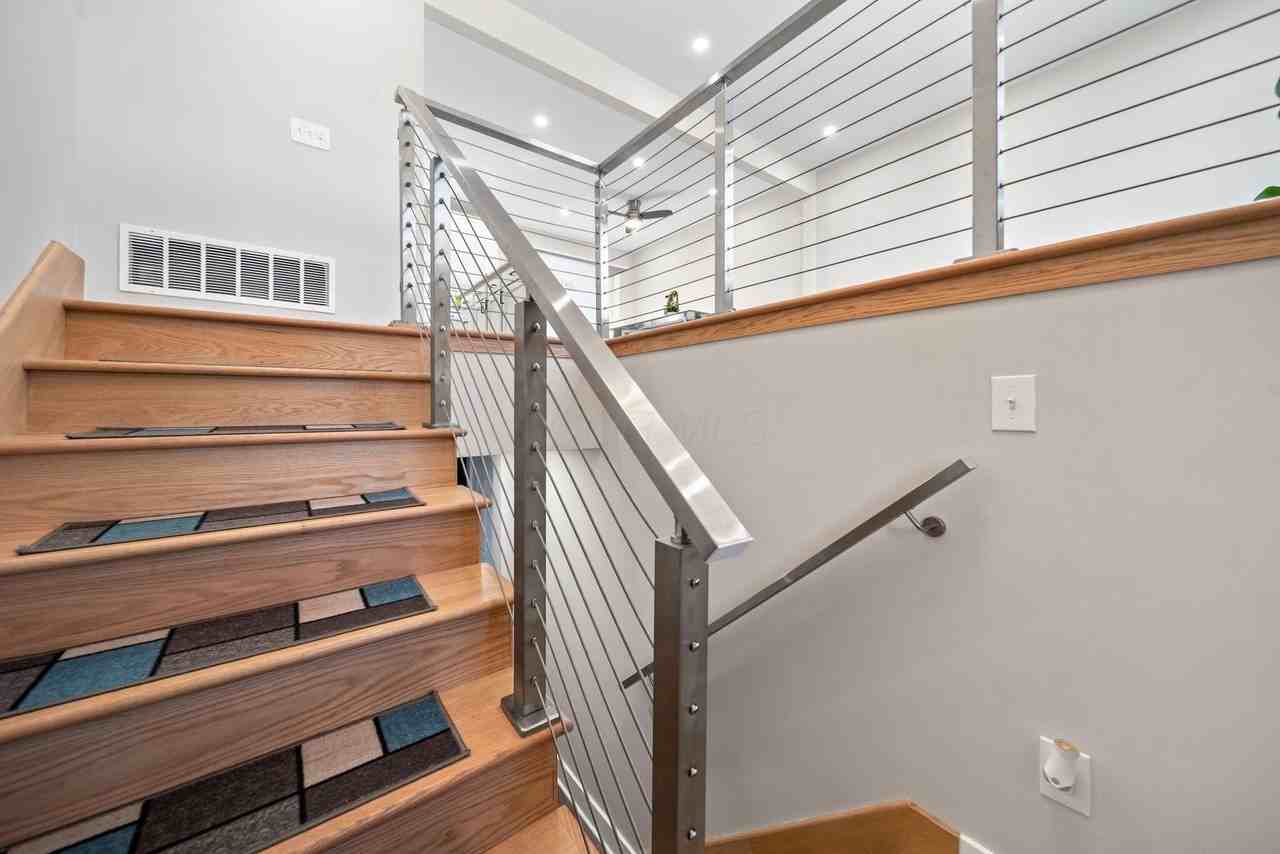 299 Lombard Rd - Photo 6 of 50