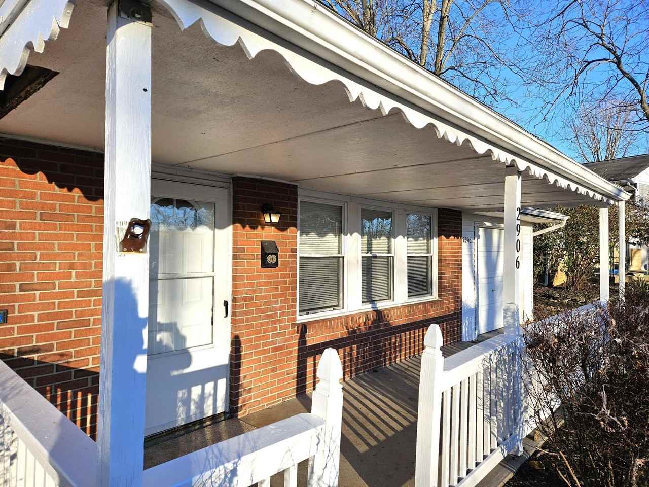 2906 La Rosa Dr - Photo 3 of 24