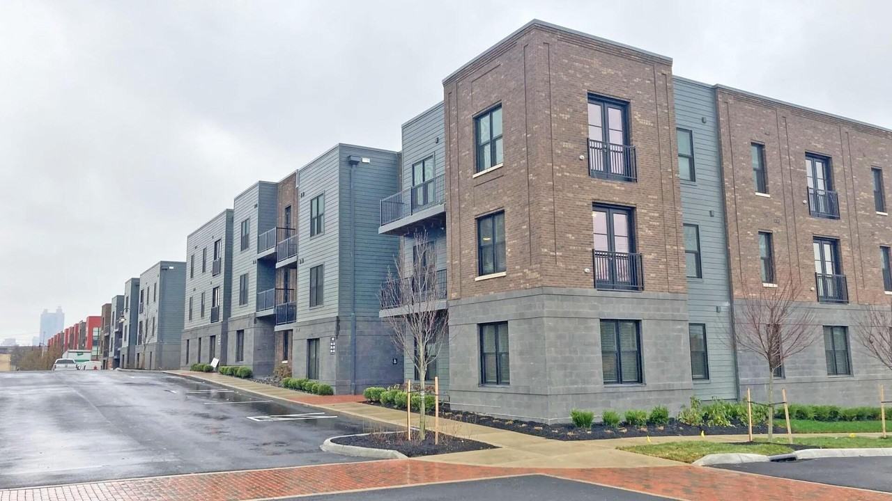 Lusso Ave #208 - Photo 3 of 35