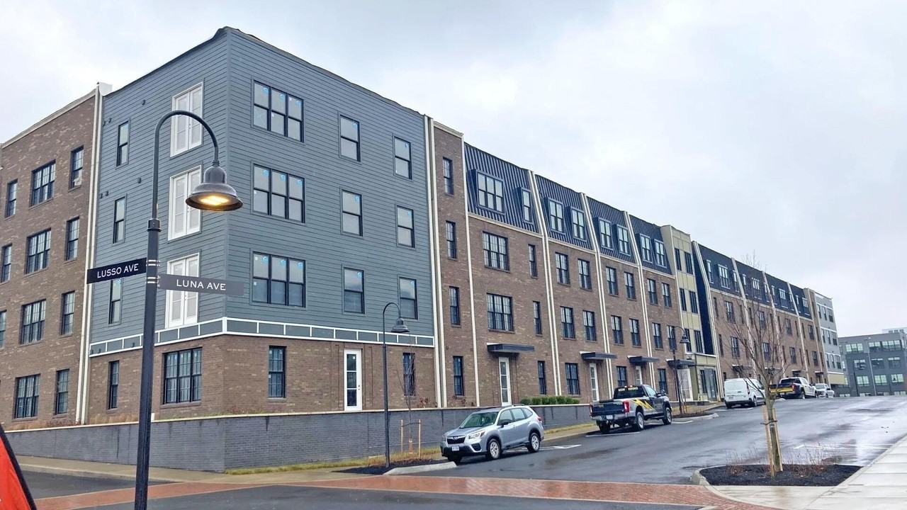 Lusso Ave #206 - Photo 4 of 36