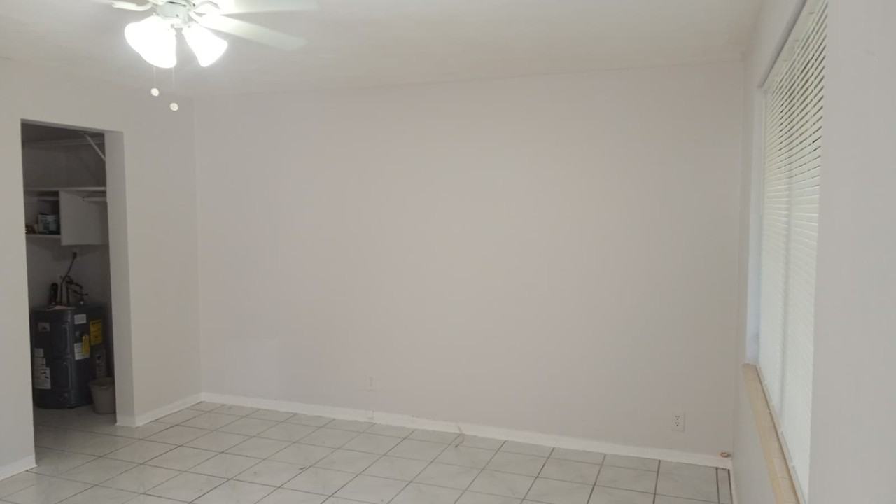 8plex Hollywood - Photo 2 of 8