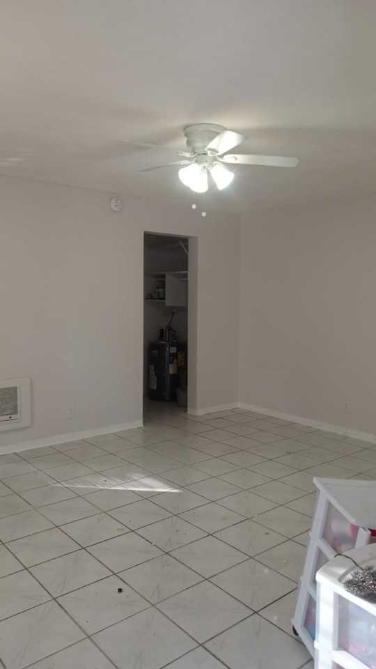 8plex Hollywood - Photo 4 of 8