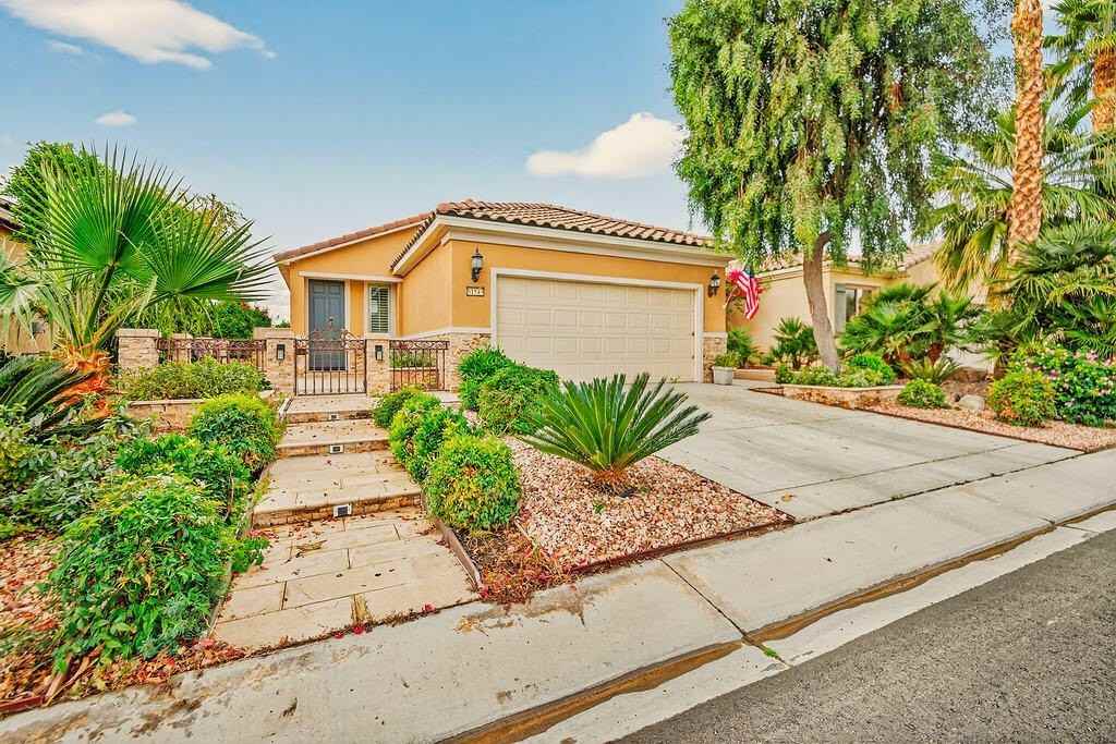 81543 Avenida Celaya - Photo 2 of 31