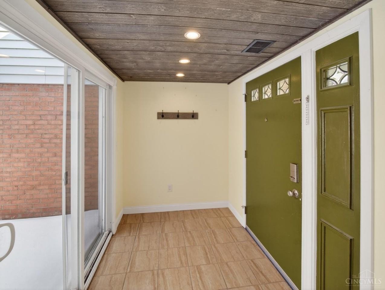 1739 Grandle Ct - Photo 2 of 27