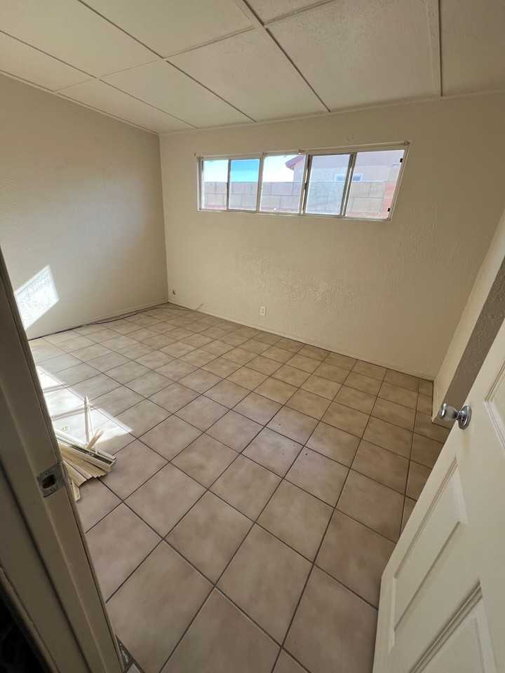 650 West Buena Vista Street - Photo 3 of 6