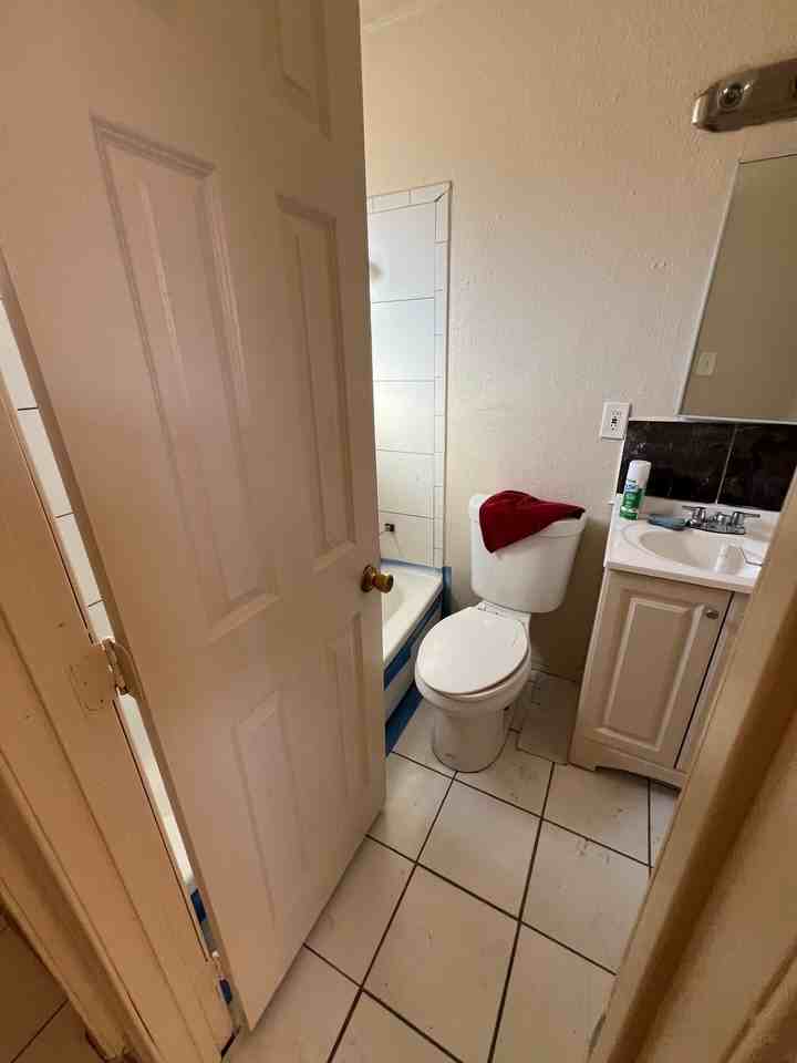 650 West Buena Vista Street - Photo 5 of 6