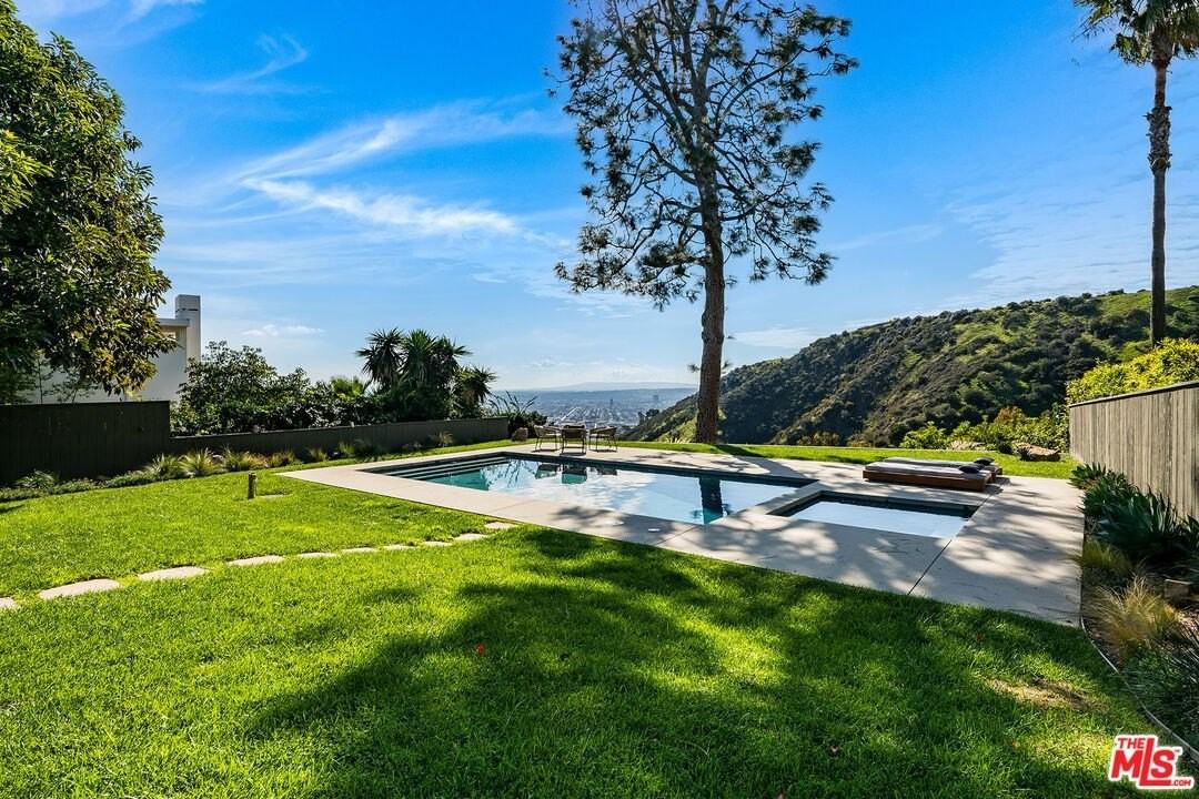 2431 Carman Crest Dr - Photo 2 of 43