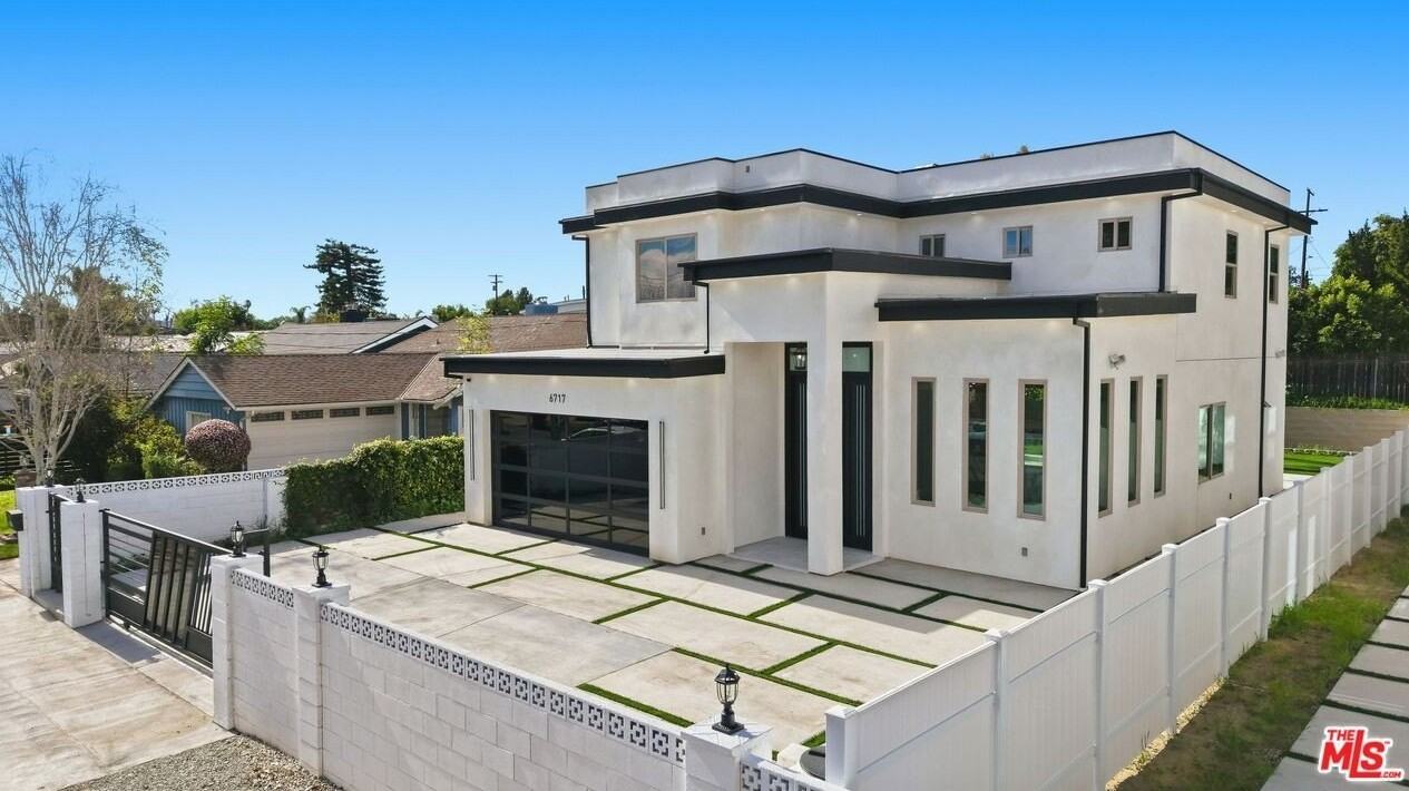 6717 Sunnyslope Ave - Photo 6 of 47