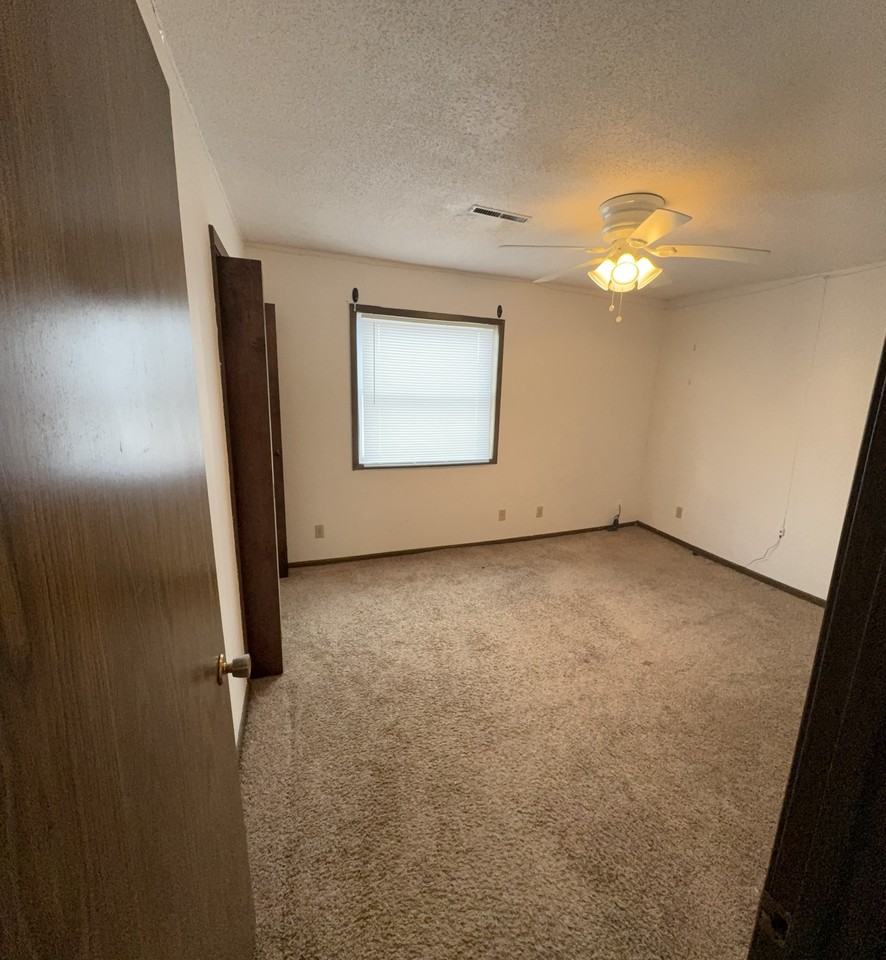 University Ave 6424 - Photo 3 of 9