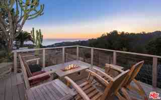 featured image of 843 Enchanted Way