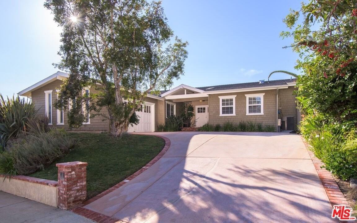 843 Enchanted Way - Photo 2 of 32