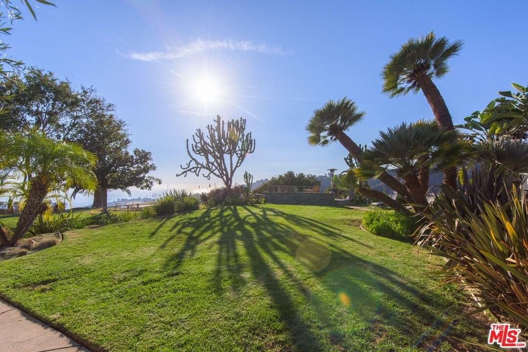 843 Enchanted Way - Photo 4 of 32