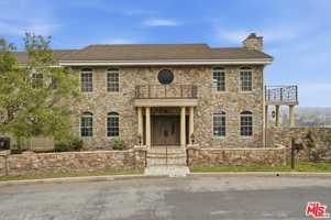 featured image of 1036 El Medio Ave